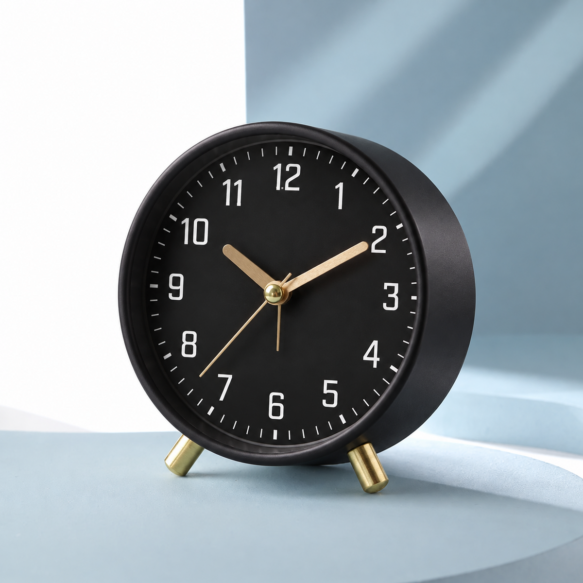 Horloge de table silencieuse au style scandinave moderne