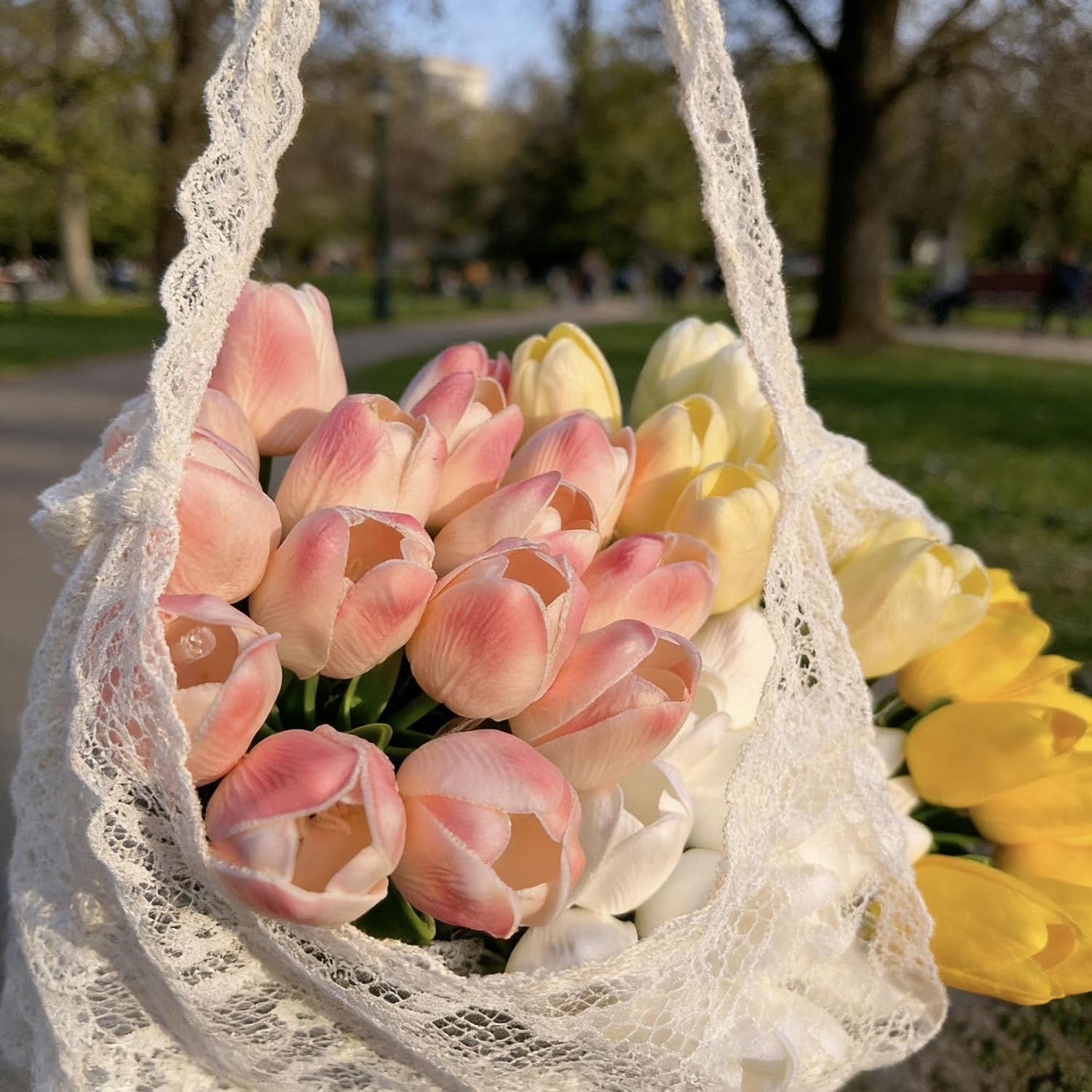 Lampka nocna LED na baterie – romantyczny dekoracyjny bukiet tulipanów, ciepłe światło - Image 8