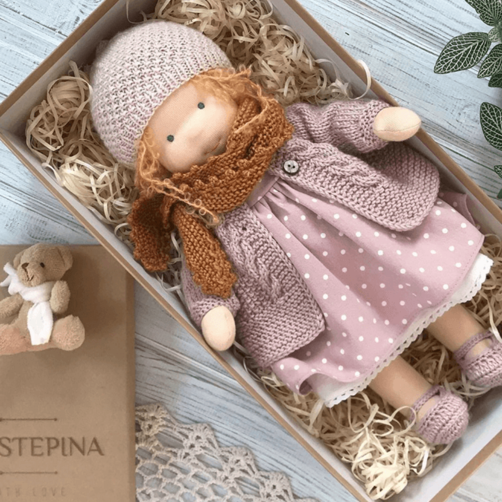 Urocza miękka lalka Waldorf – idealna towarzyszka dzieciństwa - Image 4