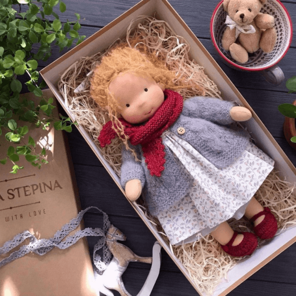 Urocza miękka lalka Waldorf – idealna towarzyszka dzieciństwa - Image 8