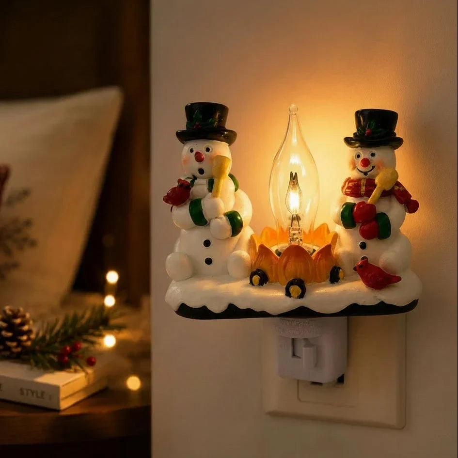 Świąteczna lampka nocna do kontaktu bałwanki przy ognisku - Image 2