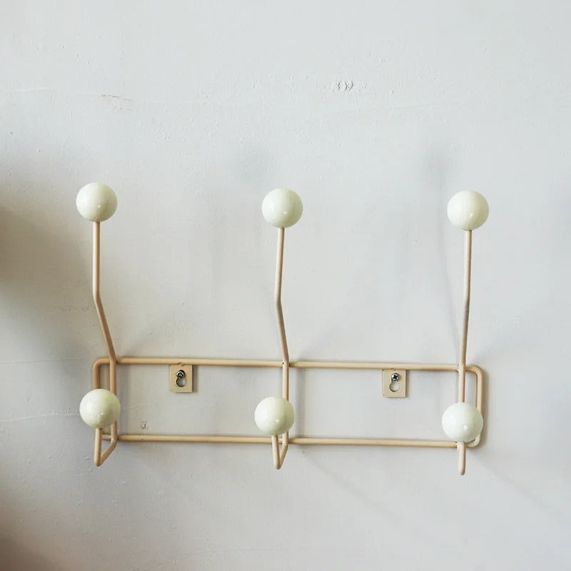 Minimalistyczny Drewniany Wieszak Ścienny z Haczykami - Image 8